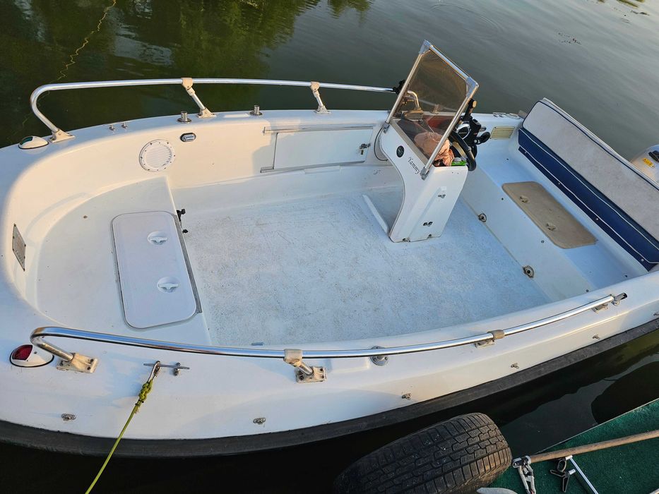 Barcă catamaran EdBoats Yammy 400