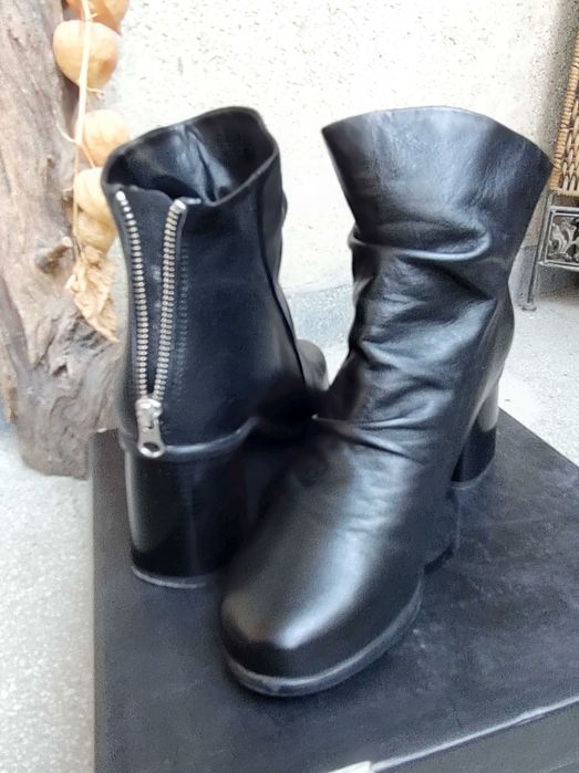 Кожени боти, 39 номер, 7 см ток, модел на Bata, елегантен финиш с цип