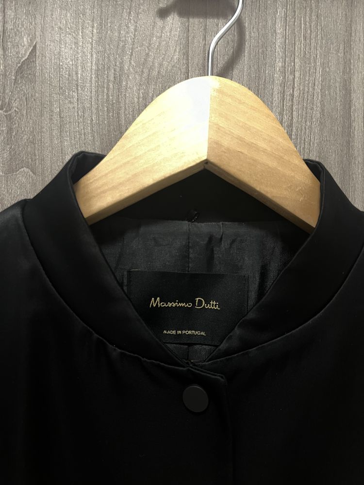 Сатенирано яке Massimo Dutti