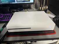 Xbox one S (само конзола)