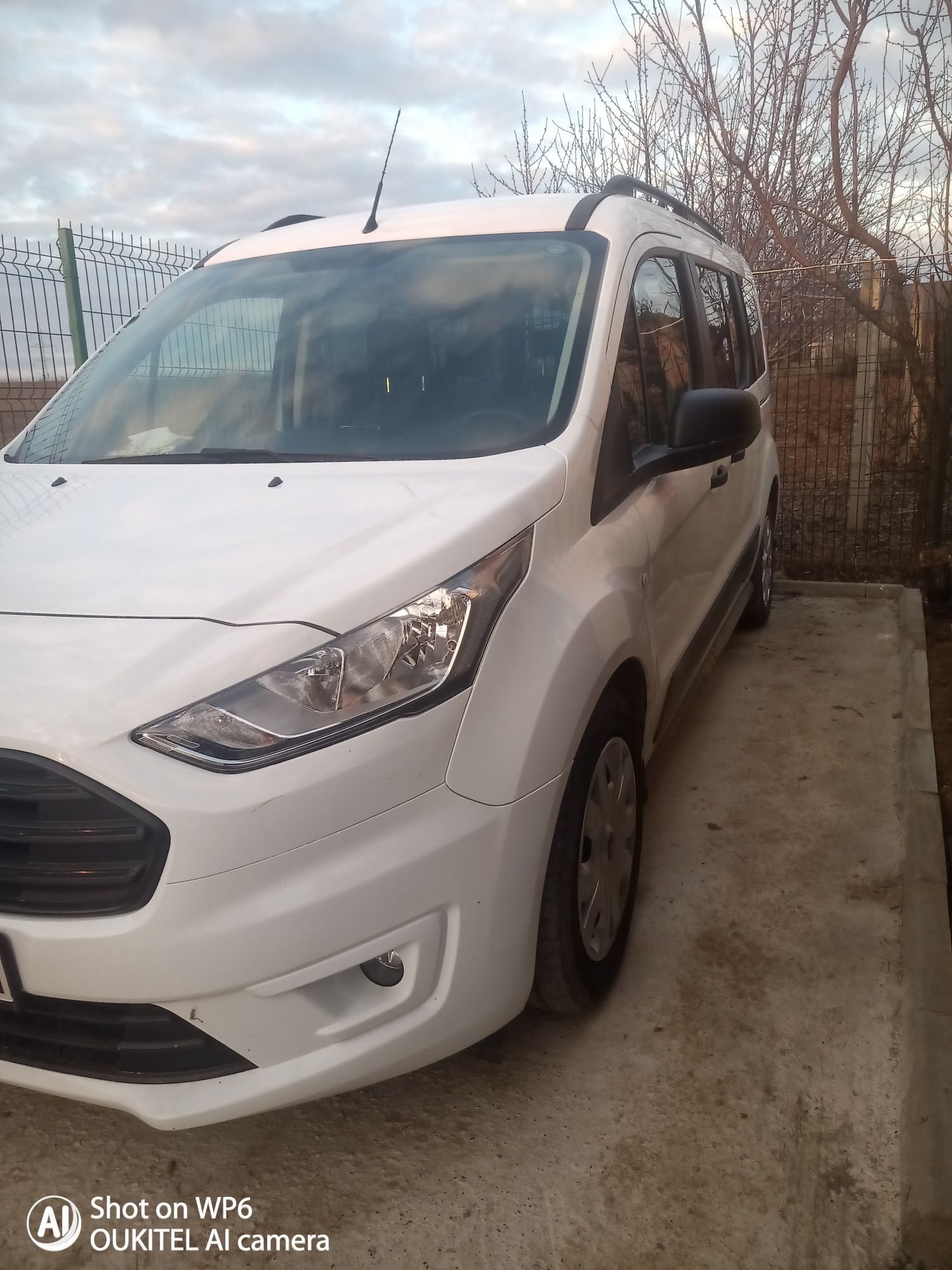 Vând Ford Transit Connect sau schimb