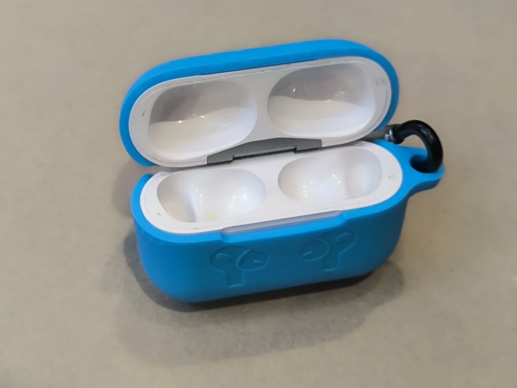 Кейс с чехлом для Airpods Pro 2