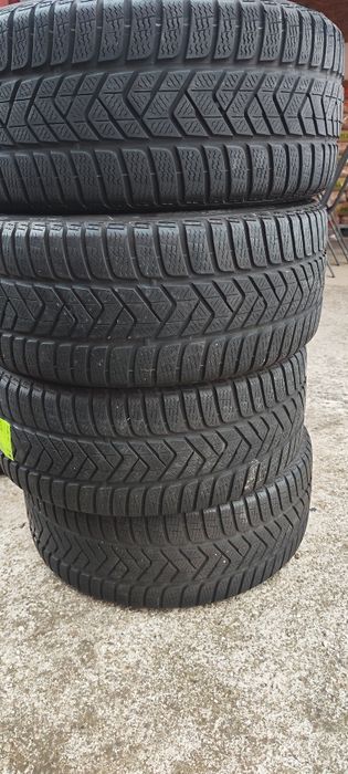 Vând 4 cauciucuri 245 40 R18