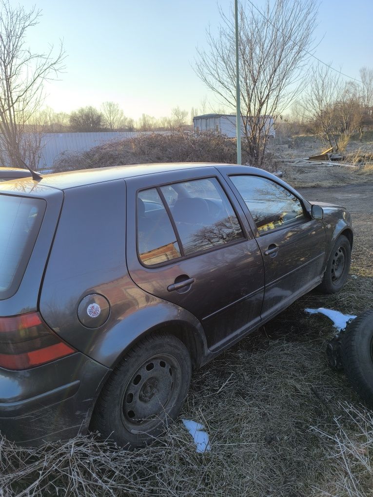 Голф 4 1.9тди 90кс на Части golf 4 1.9tdi na chasti