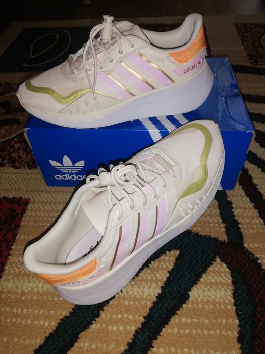 Vând adidași Adidas mărimea 40 2/3