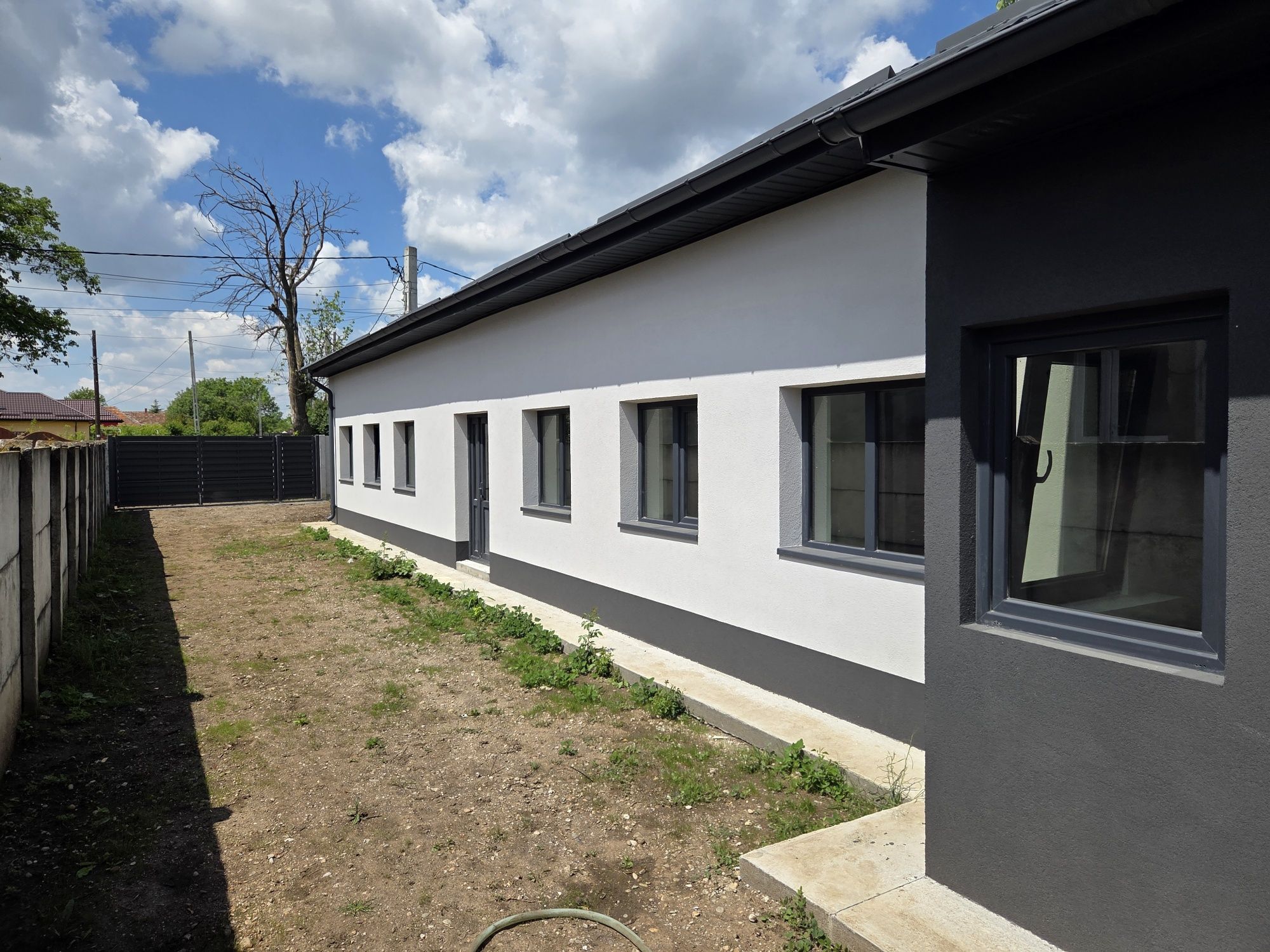 Casa de vanzare - Deveselu, teren 2800mp,