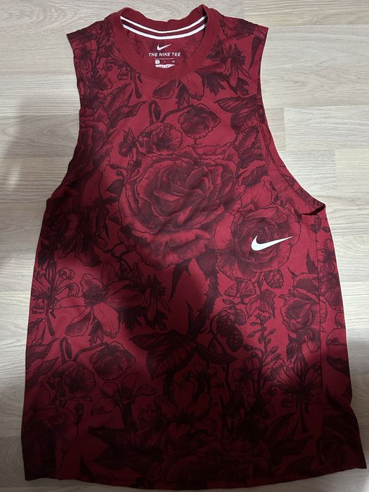 Тениска Gucci, потник Nike, ветровка Helly Hansen, Блуза Pause Jeans