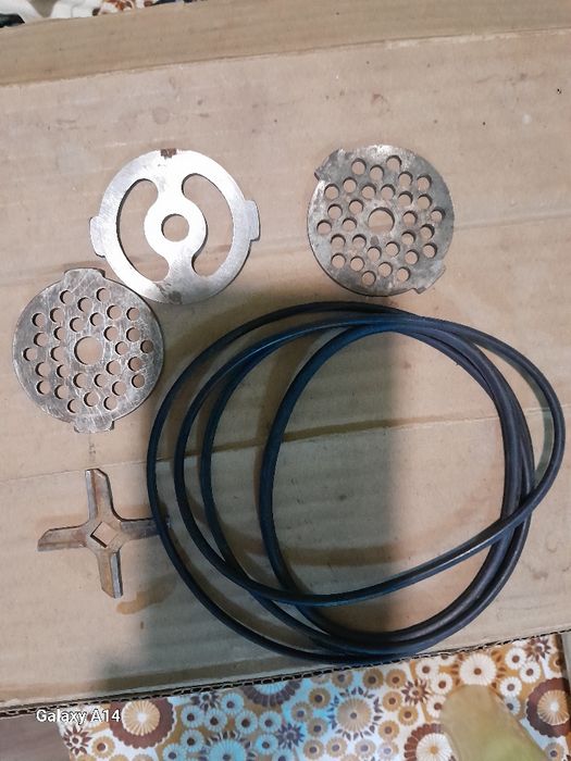 Электромясорубка " Южанка".