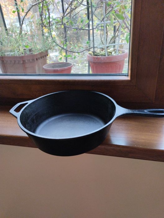 Чугунная сковорода