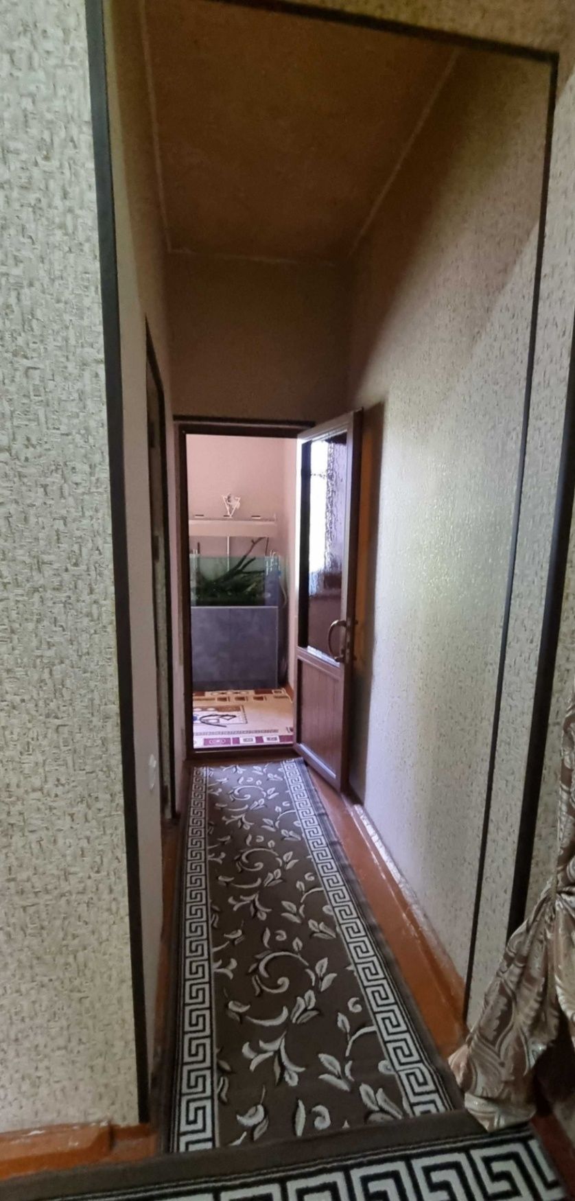 Продается квартира в Центре Базара 2 комнатная