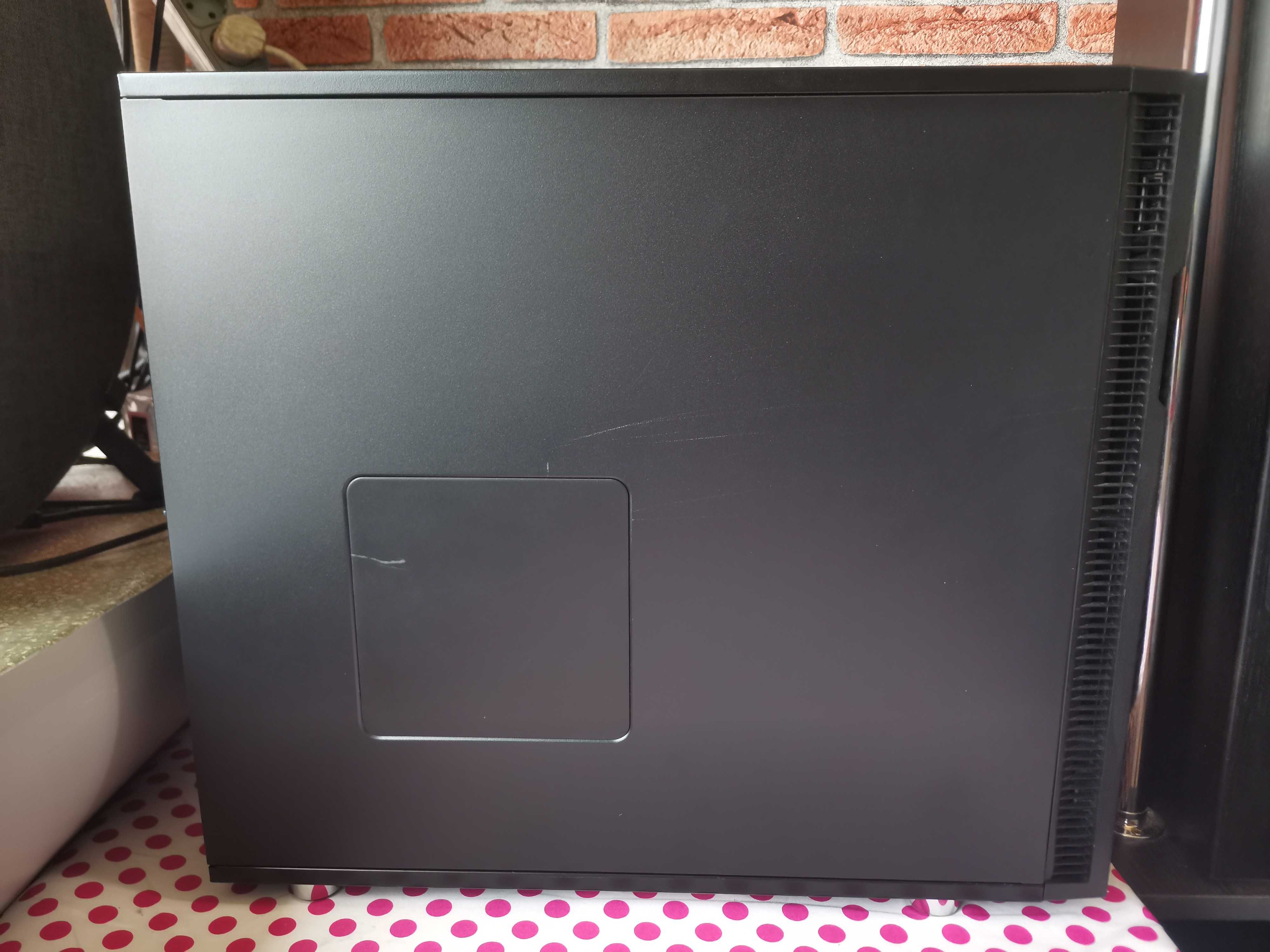 Carcasa Fractal Design Define R5 Black, Antifonata.