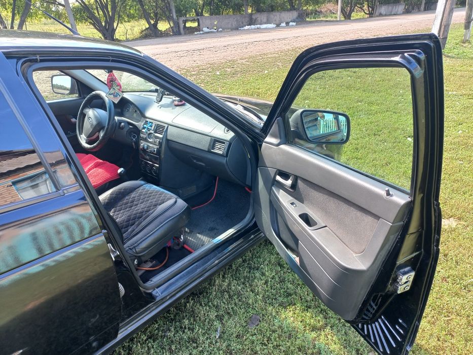 Продам Приору нормальном состояние