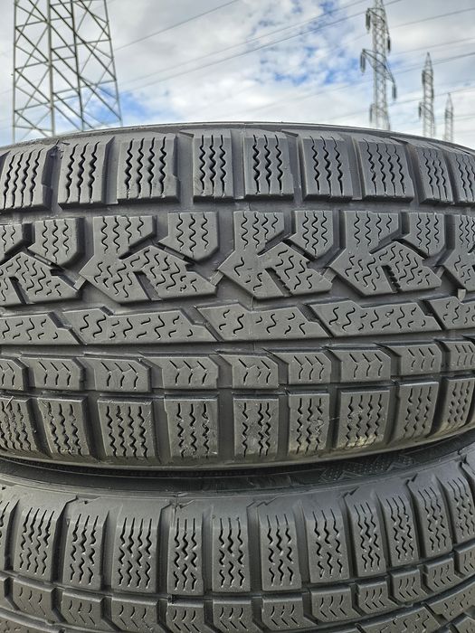Vând anvelope iarna 235/60/18 235/60r18 Kumho