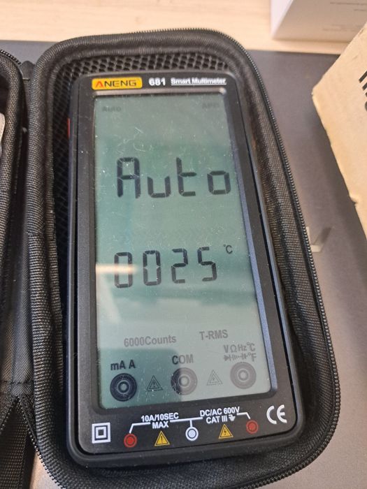 Multimetru digital inteligent