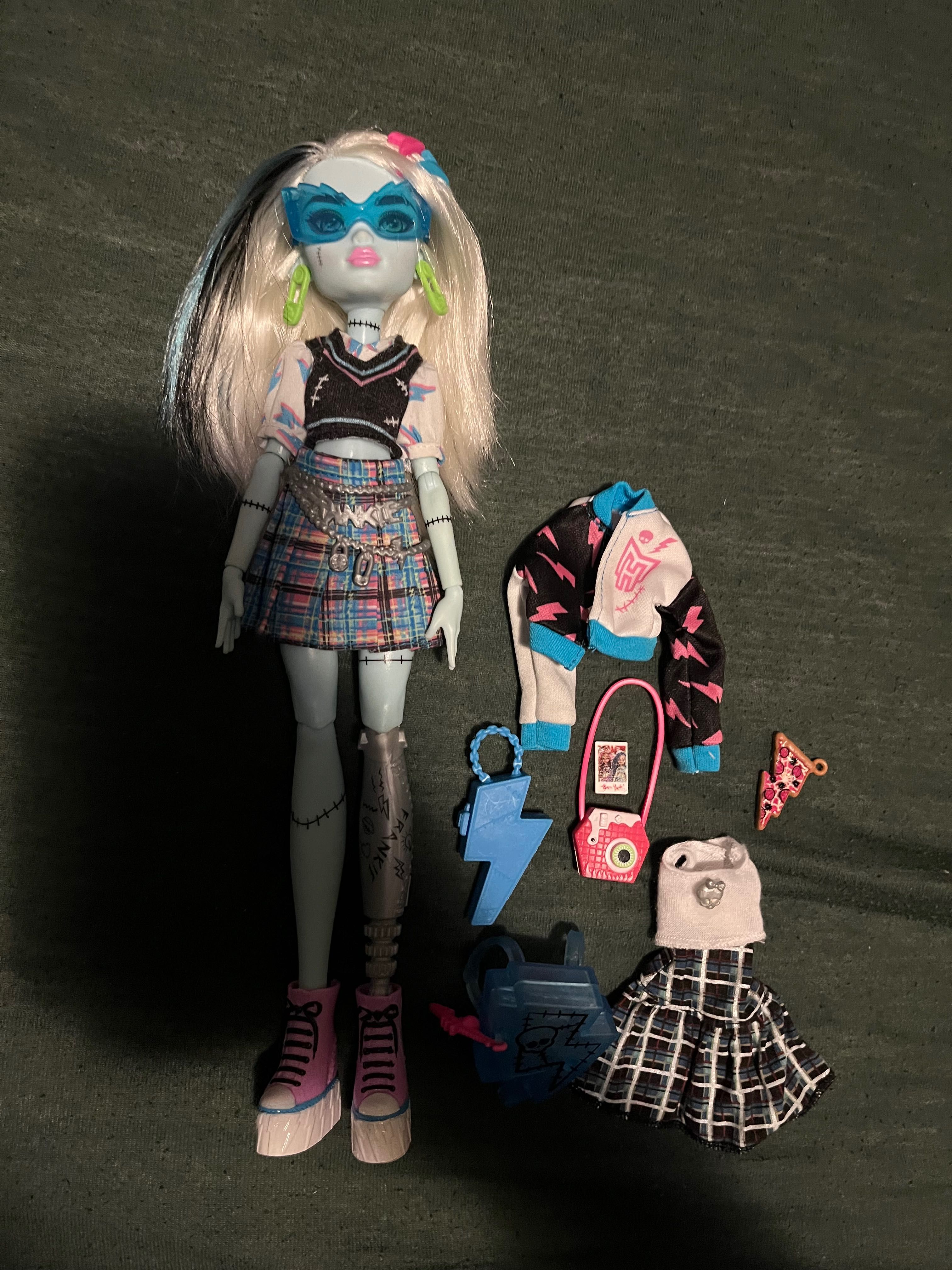 Монстър Хай/Monster High Frankie Stein кукла G3 с много аксесоари