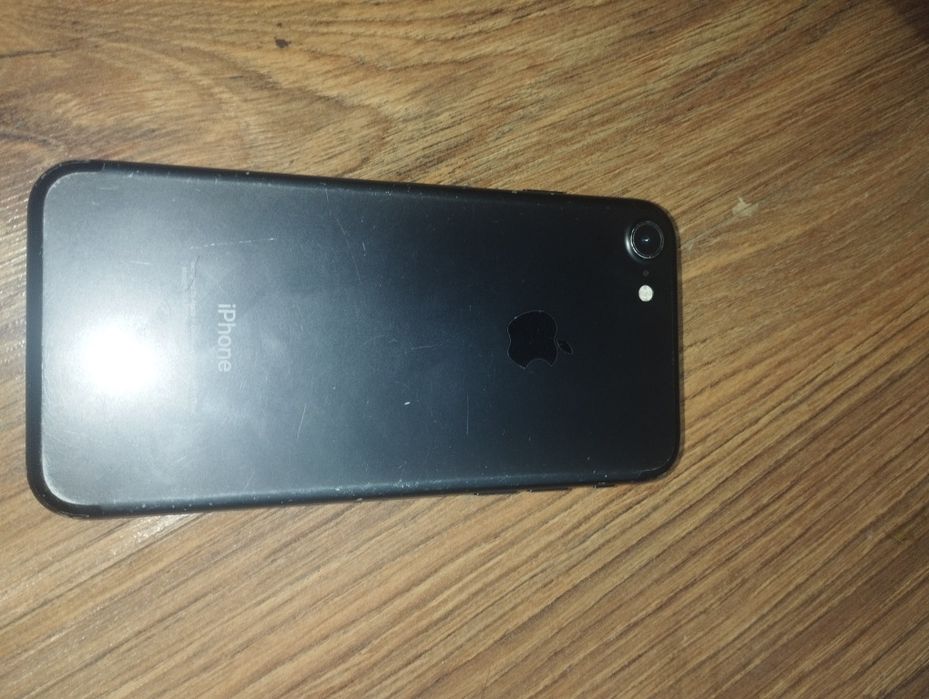 Айфон 7 айклаут и пароль не знаю на запчас