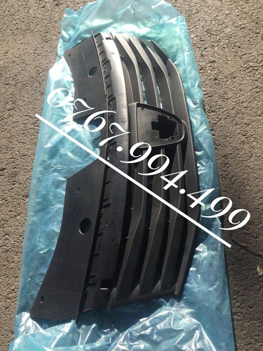 Grilă superioară Dacia Sandero nouă model 2008*2009*2010*2011*2012