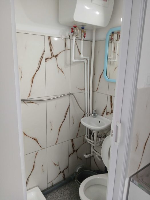 Vind garsoniera 11 mp et1  zona liceu M EMINESCU