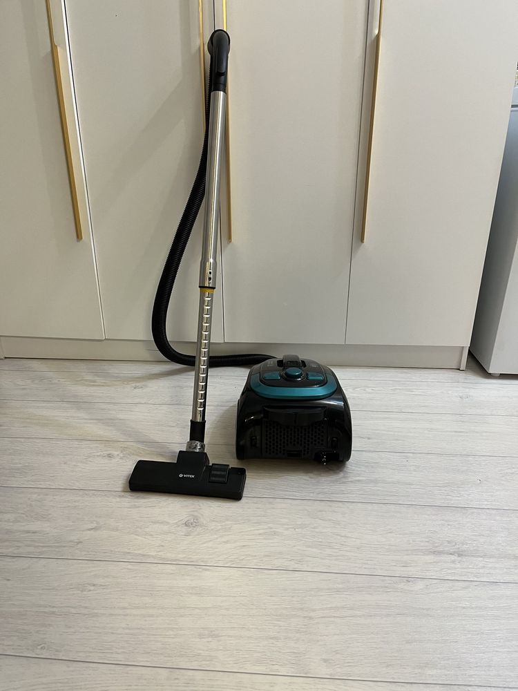 Продам пылесос Vitek