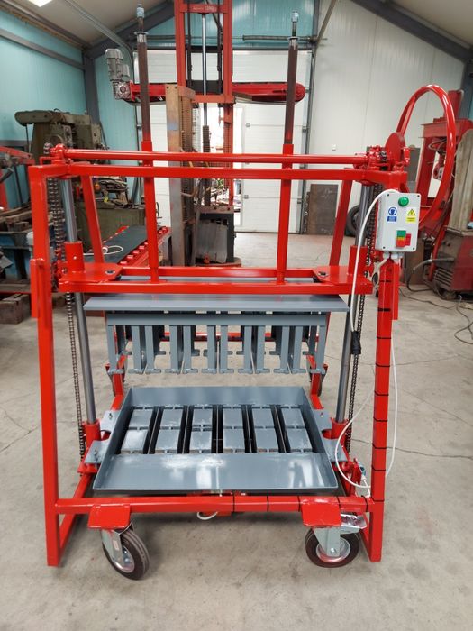 Presa / Masina /Vibropresa  boltari