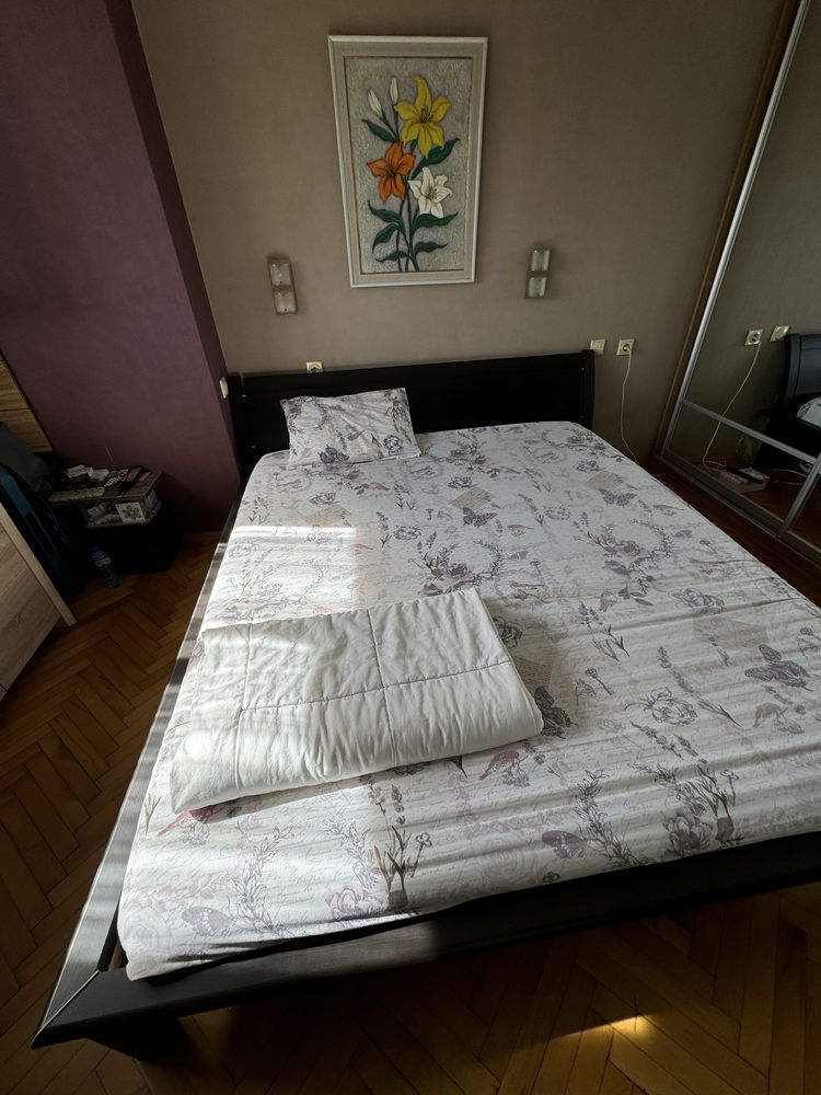 Спалня с извита табла+ матрак 180/200 + подматрачни рамки