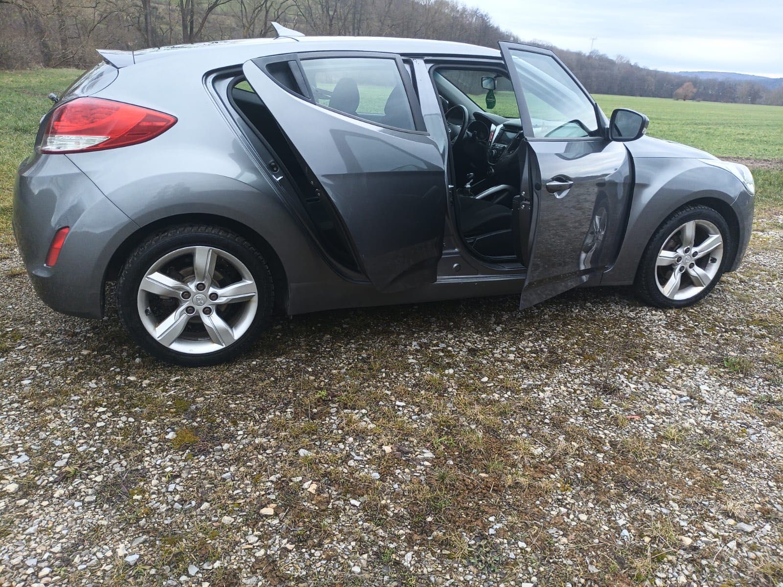 Hyundai Veloster – Отлично състояние, готов за пътя!Нов внос!