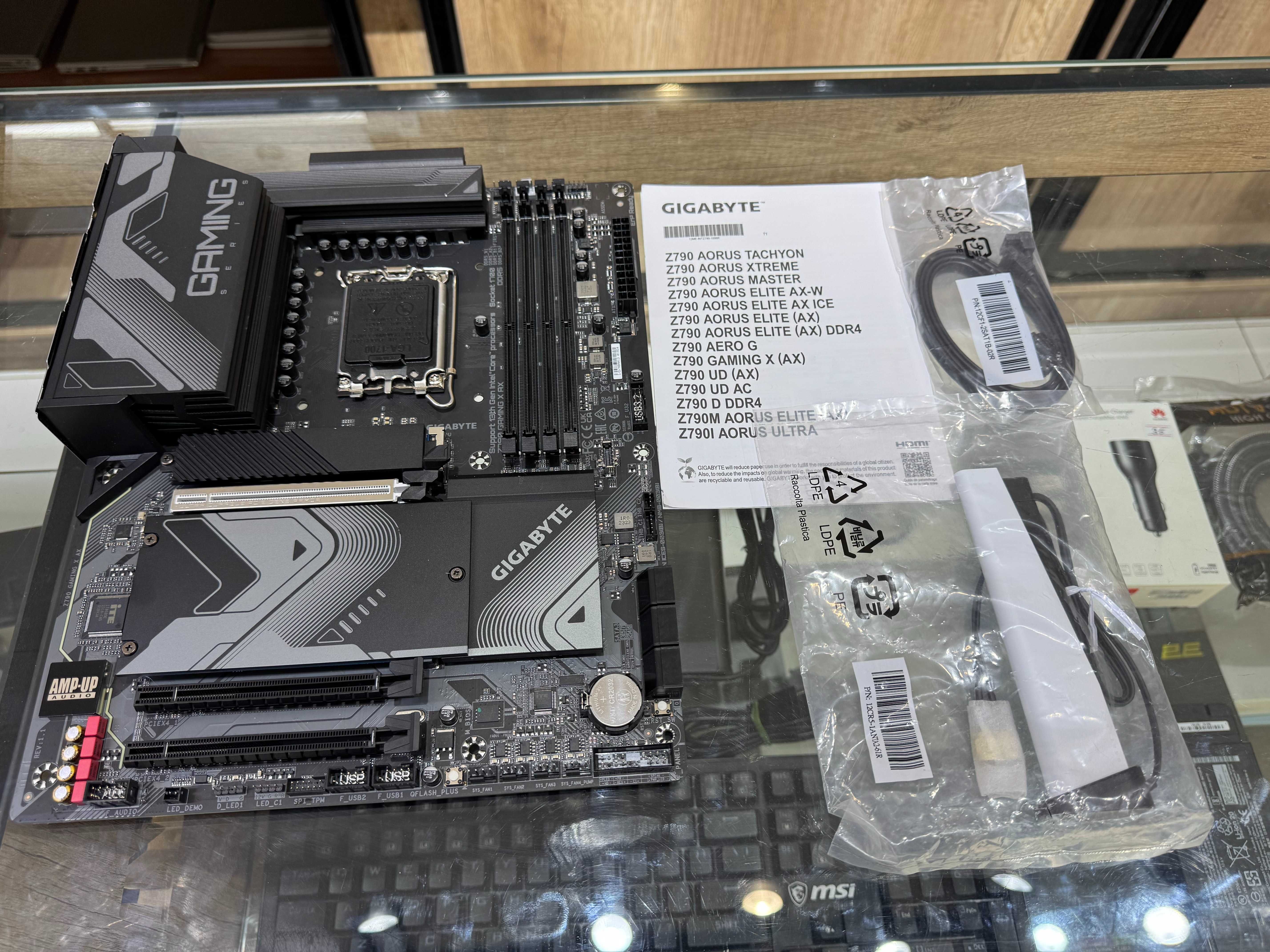 Топовая материнская плата Gigabyte Z790 GAMING X AX WIFI DDR5