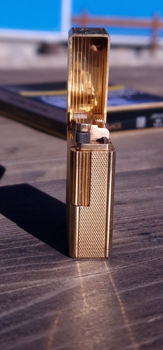 Запалка . Dupont .