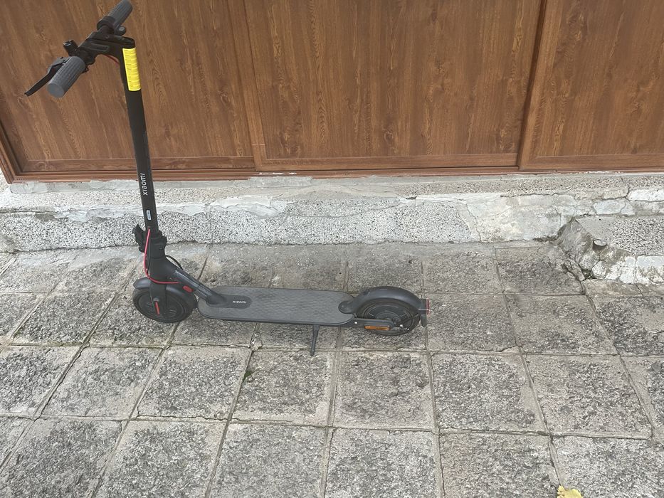 Продавам електрическа тротинетка xiomi electric 3 lite