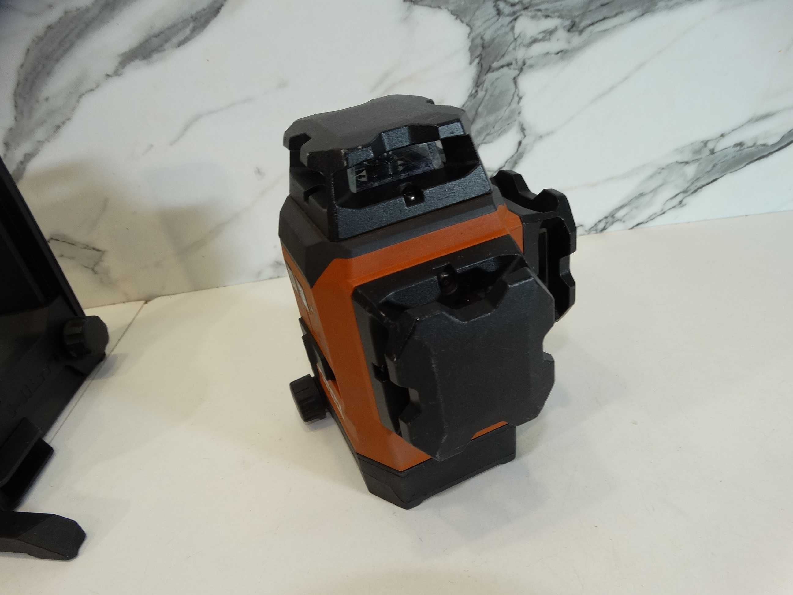 Hilti PM 30 MG - 3D Линеен лазерен нивелир