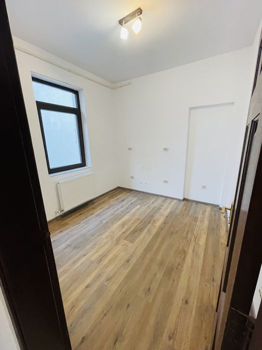 Inchiriez spatiu de birou, singur pe etaj, in vila zona Plevnei