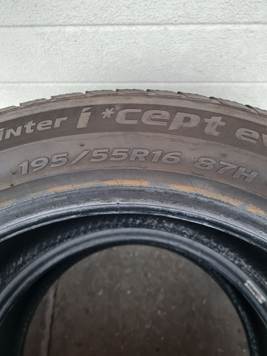Зимни гуми 2 броя HANKOOK Winter Icept Evo2 195 55 R16 дот 1018