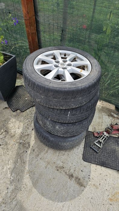 Jante aliaj 17 toyota avensis t27 2009,2010,2011,2012,2013,2014,2015