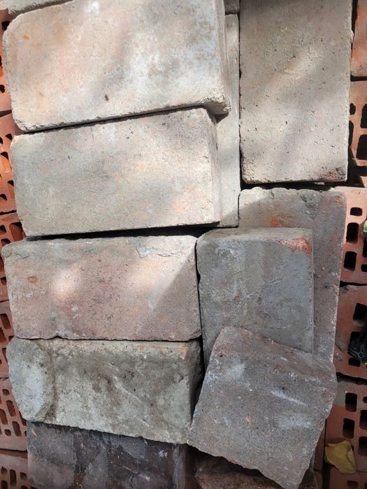 Шамотный огнеупорный кирпич бу