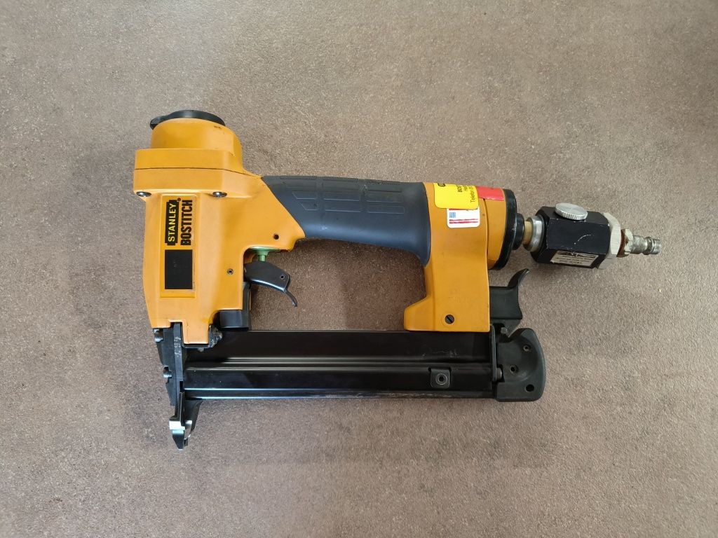 Пистолет за коване на скоби Stanley Bostitch s32 sx