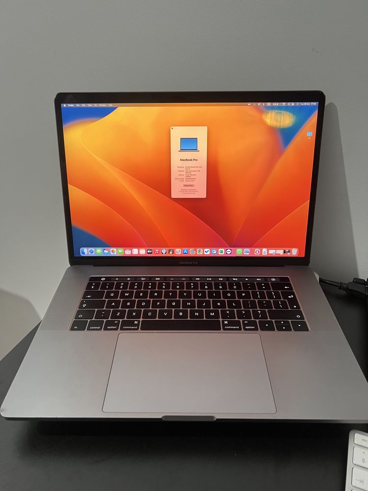 Apple Macbook pro 15 inch 2017 touchbar