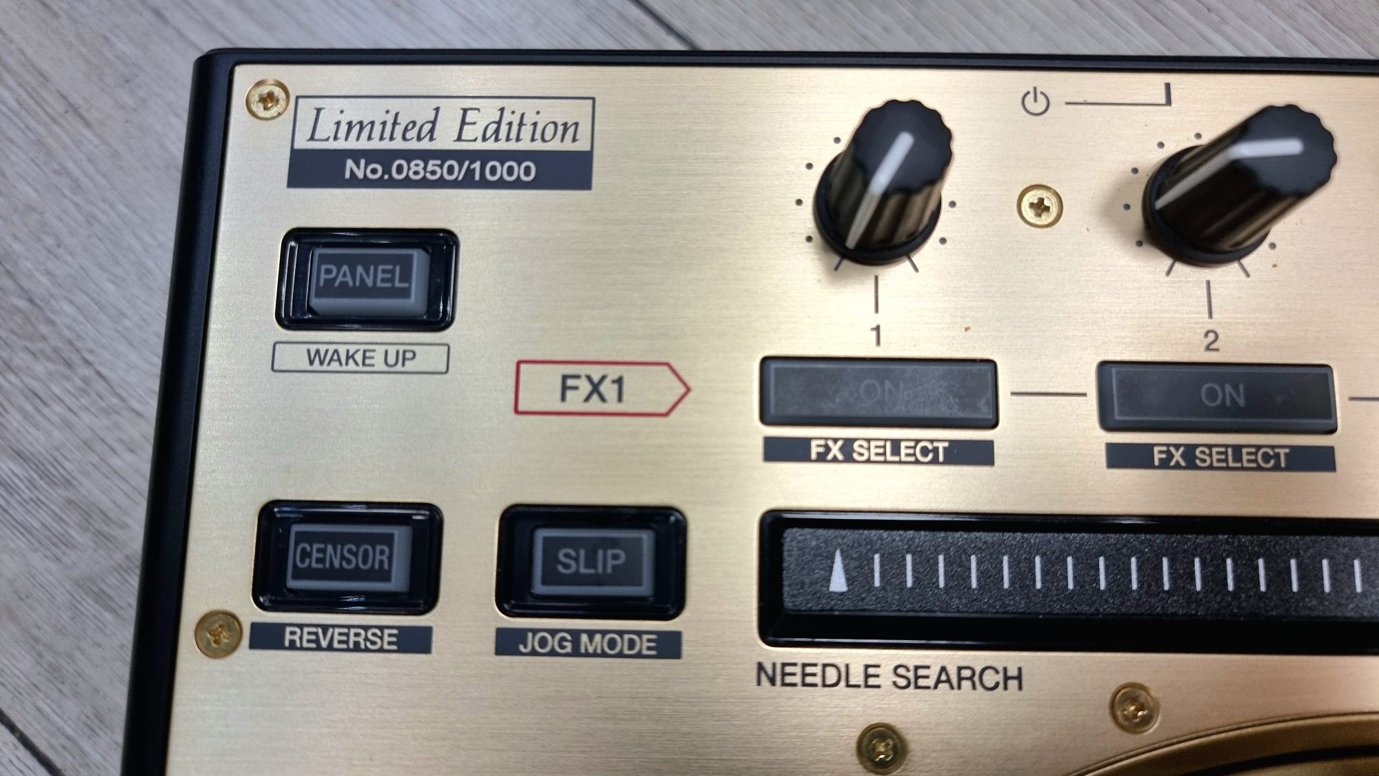 Amanet F28: Consola Mixer Pioneer DJ DDJ SZ N Gold Limited Editon