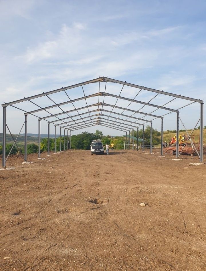 Vand Hala metalica 9x15x4 din profil IPE160 
Structura contine:
4ferme