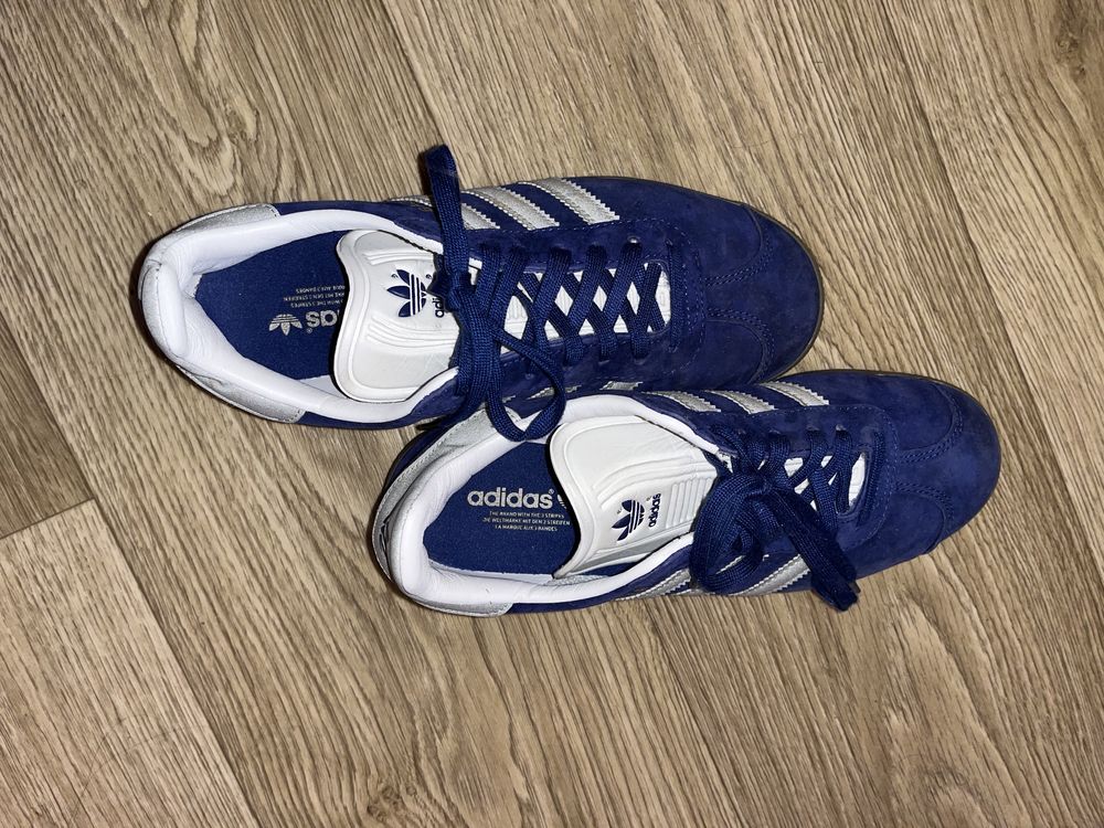 Adidas два чифта маратонки унисекс