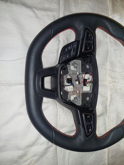 Unicat/Nou! Volan focus ST cu Incalzire/pilot ford kuga,c-max,ecosport