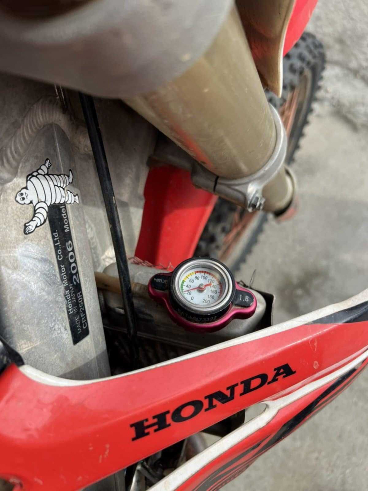 Продавам HONDA CRF250 R