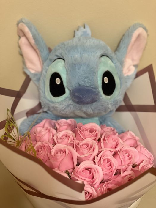 Buchet cu 23 de Trandafiri ( săpun ) + Jucărie Stitch