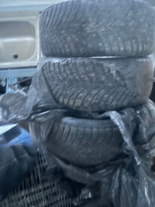 Резина зимняя  в хорошем состоянмм