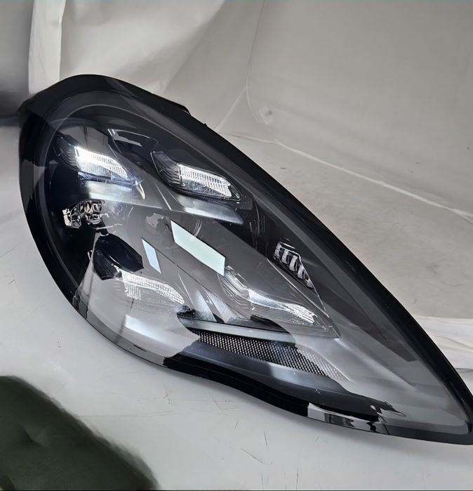 Faruri Full LED Porsche Panamera compatibile 2010-2013 Look 2024