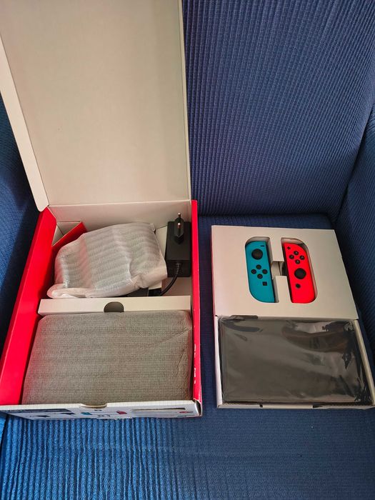 Nintendo Switch OLED la cutie modat card 256GB cu jocuri + bonus