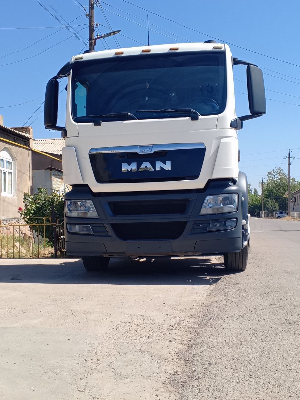 Man tgs 26.400 + tonar pritsep sotiladi