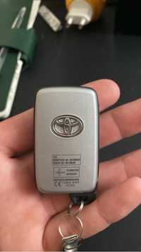 Продам ключ от Toyota Land Cruiser 200 в хорошем состоянии