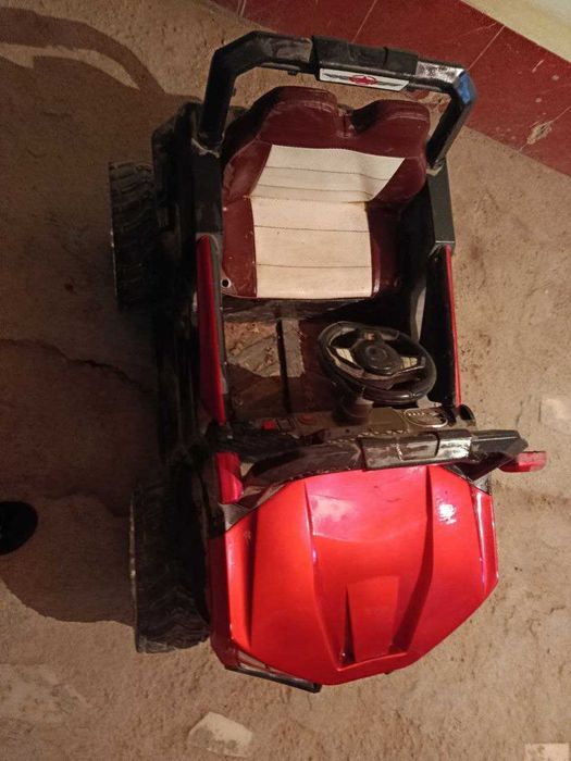 Игрушечная машына продаётся