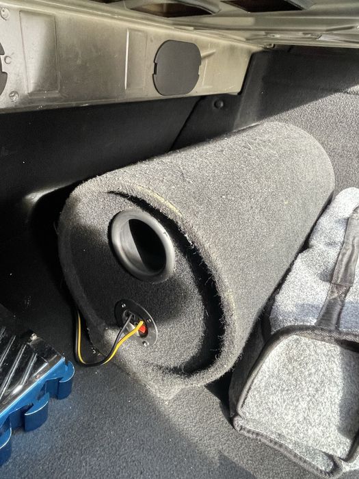 Бас каса с усилвател