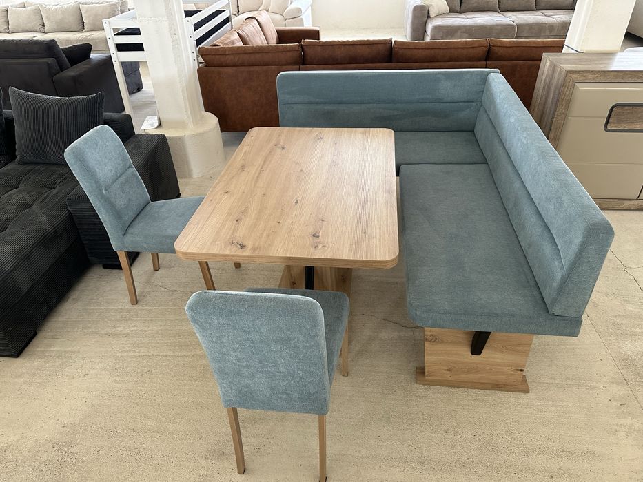 Coltar de bucatarie + masa + 2 scaune